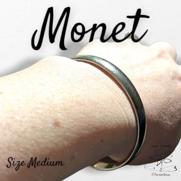 Elegant Vintage Monet Silver Tone Bracelet | Medium Size - Picture 1 of 7